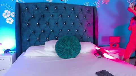 Laura online show from April 16, 2026, 11:44 am