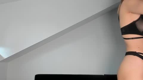 Laura Lara Sommer online show from March 20, 2026, 10:20 am