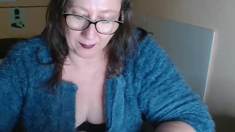 laureanne online show from December 3, 2024, 3:33 pm