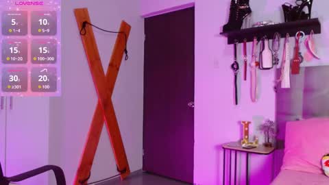 Snapshot of laureen_brown chatting on October 31, 2025, 9:16 pm Laura online show from October 31, 2025, 9:16 pm