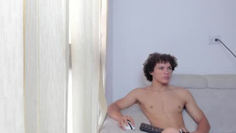 Laureent online show from January 2, 2025, 6:01 pm