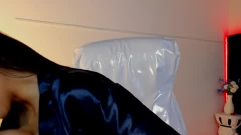 Lauren online show from March 31, 2026, 6:52 pm