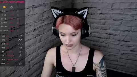Snapshot of lauren_raquel chatting on June 1, 2026, 7:04 pm Eva online show from June 1, 2026, 7:04 pm