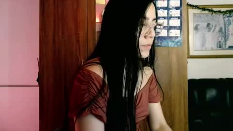 Lauren online show from February 25, 2026, 3:27 am