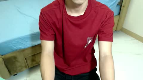 laurence_cuttieguyhere online show from April 12, 2026, 3:50 pm