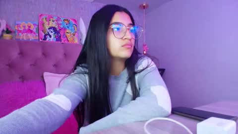 Laurene online show from March 1, 2026, 3:52 am