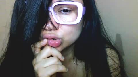 onlyfan laureng7 - 7 laureng2 online show from April 13, 2026, 3:17 pm