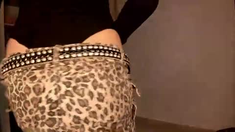 laurenn_111 online show from June 18, 2026, 2:56 am