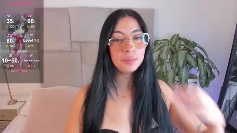 laurenn_smitth online show from September 13, 2025, 1:11 pm