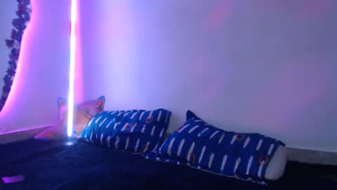 Lauren online show from February 10, 2026, 11:53 pm