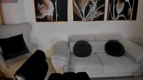 Lau  online show from October 16, 2025, 3:29 am