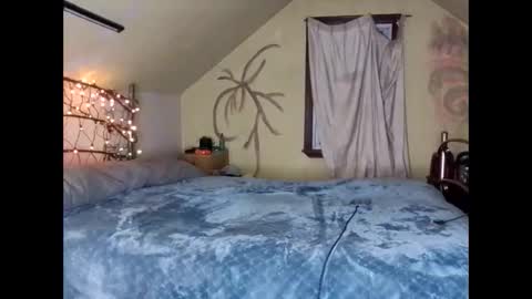 Snapshot of laureybabe44 chatting on March 7, 2025, 1:42 am Lauren online show from March 7, 2025, 1:42 am