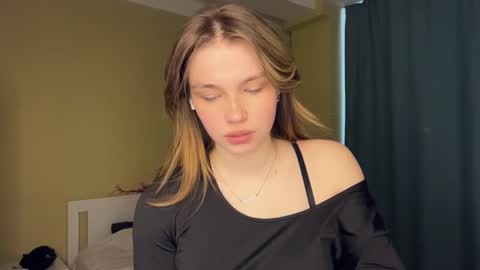 Bella online show from March 9, 2026, 11:03 am