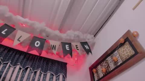 Lauu G online show from October 17, 2025, 9:34 am