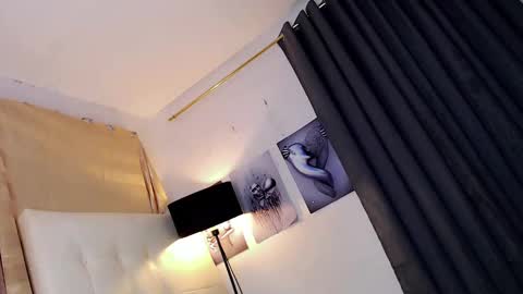 ximena online show from February 20, 2025, 9:09 pm