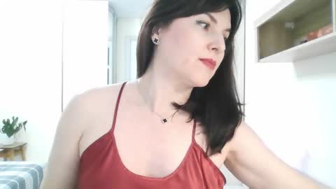 Snapshot of lavender_victoria chatting on February 11, 2025, 10:39 pm Diana online show from February 11, 2025, 10:39 pm