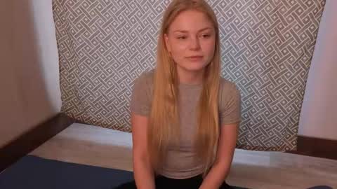 Hi Im Leila online show from May 15, 2026, 1:18 pm