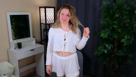 Diana online show from April 7, 2026, 4:29 pm