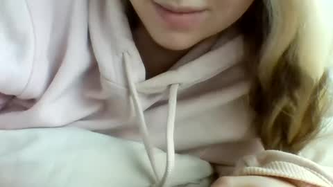 Snapshot of layannalea chatting on December 13, 2024, 8:26 pm layannalea online show from December 13, 2024, 8:26 pm