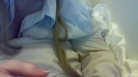 Snapshot of layannalea chatting on October 20, 2025, 10:05 am layannalea online show from October 20, 2025, 10:05 am