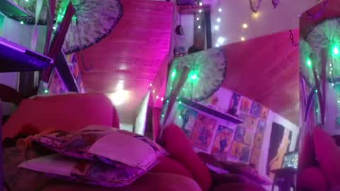 Laye19 online show from January 6, 2025, 12:27 am