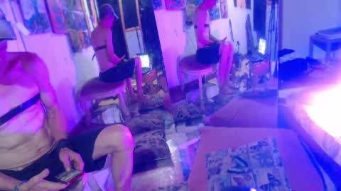 Laye19 online show from February 2, 2025, 11:42 pm