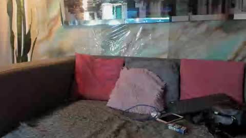 Layla online show from March 11, 2025, 1:05 am