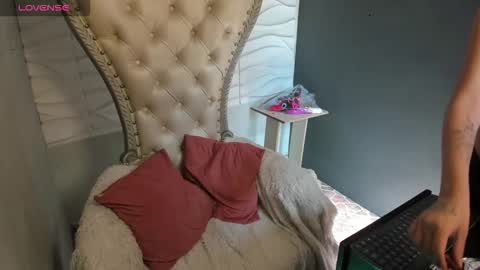 Layla online show from March 11, 2026, 7:53 pm