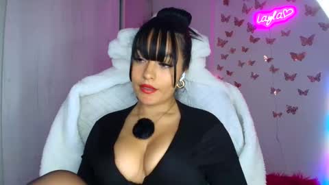 Layla online show from October 17, 2025, 4:15 am