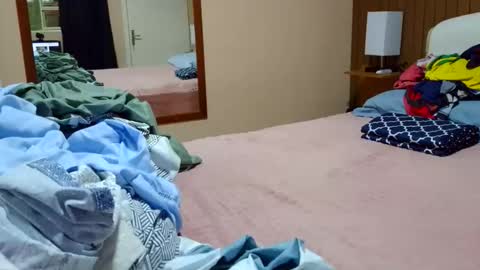 kelly online show from April 1, 2026, 8:17 pm