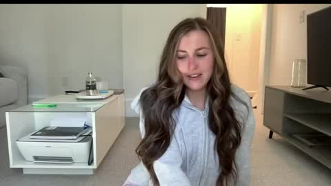 laylahlaylah1 online show from April 12, 2026, 3:28 pm