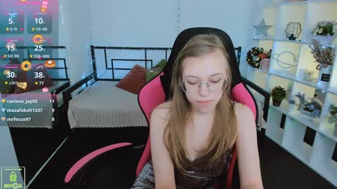 layriantavee online show from December 30, 2024, 9:59 am