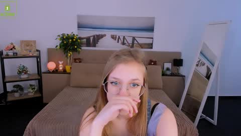 layriantavee online show from March 5, 2025, 10:00 am