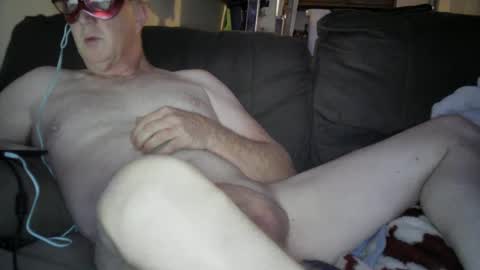 Snapshot of laytonbonner chatting on December 5, 2024, 6:32 am laytonbonner online show from December 5, 2024, 6:32 am