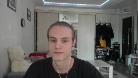 Snapshot of lazaret1k chatting on March 26, 2026, 12:11 pm Vladi online show from March 26, 2026, 12:11 pm