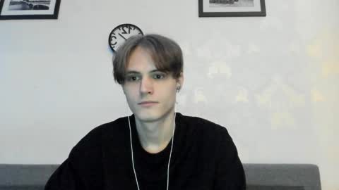 Snapshot of lazaret1k chatting on May 13, 2026, 7:11 pm Vladi online show from May 13, 2026, 7:11 pm