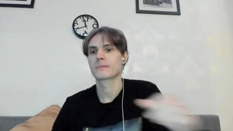 Snapshot of lazaret1k chatting on May 14, 2026, 9:21 pm Vladi online show from May 14, 2026, 9:21 pm