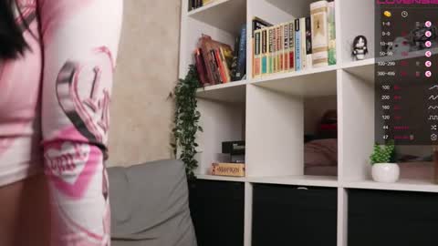 Lisa online show from September 17, 2025, 3:52 am