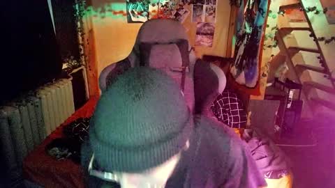 Snapshot of lblcblxep chatting on October 19, 2025, 12:55 am Tora online show from October 19, 2025, 12:55 am