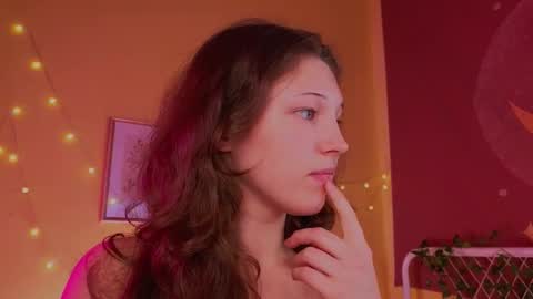 Lea online show from September 19, 2025, 5:13 pm