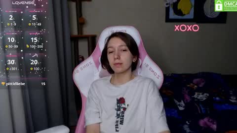 Snapshot of leah__gotty chatting on December 3, 2024, 3:22 pm Leah  Gotty online show from December 3, 2024, 3:22 pm