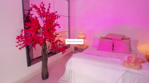 Snapshot of leah_greyy chatting on April 7, 2026, 11:32 am Leah Greyy online show from April 7, 2026, 11:32 am