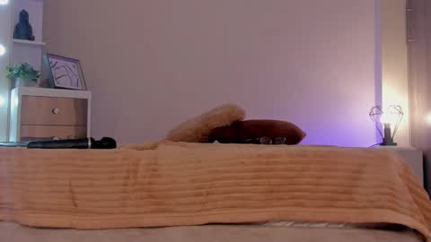 Snapshot of leahaltomm chatting on March 9, 2025, 9:36 pm leahaltomm online show from March 9, 2025, 9:36 pm