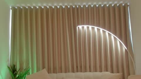 Snapshot of leahaltomm chatting on September 19, 2025, 9:04 pm leahaltomm online show from September 19, 2025, 9:04 pm