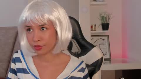 Snapshot of leahaltomm chatting on October 17, 2025, 7:16 pm leahaltomm online show from October 17, 2025, 7:16 pm