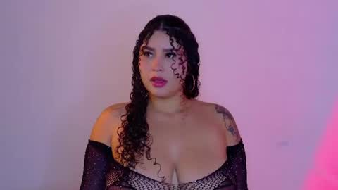Snapshot of leahangel_ chatting on July 15, 2026, 10:42 am LEAH ANGEL online show from July 15, 2026, 10:42 am