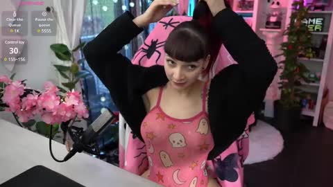 Leah online show from January 26, 2025, 7:21 am