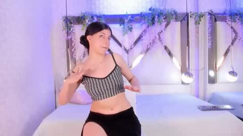 Snapshot of leahsama chatting on November 8, 2025, 1:33 pm online show from November 8, 2025, 1:33 pm