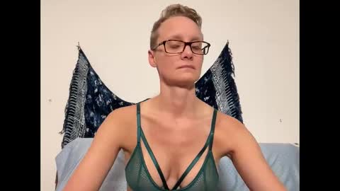 Lee online show from January 2, 2025, 10:55 pm