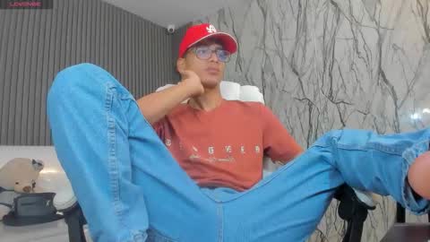 leam_1 online show from February 17, 2026, 8:04 pm